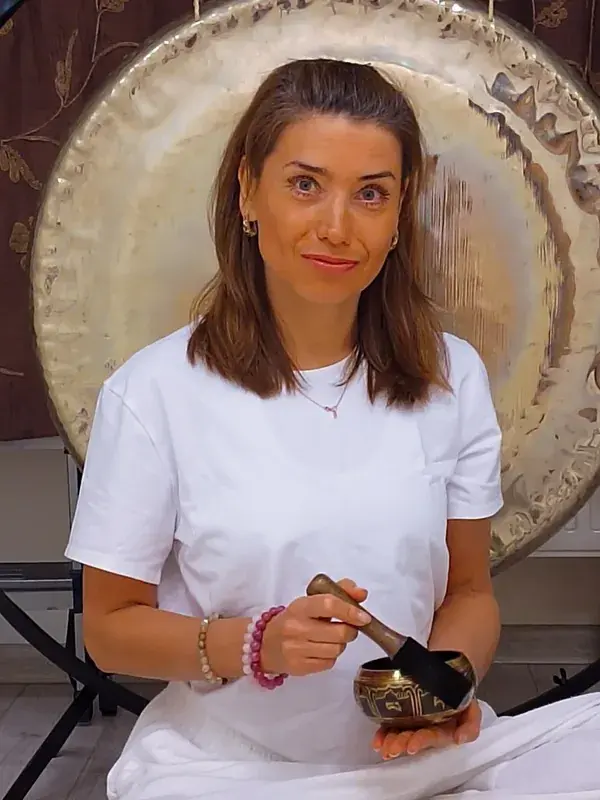 Марина Родионова — Кундалини- и хатха-йога, гонг, Академия Кундалини-Йоги